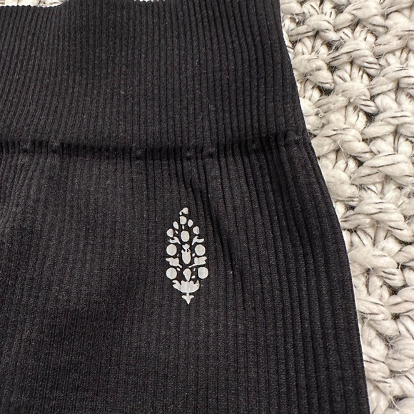 Free People Prajna Shorts Black Size M/L yoga athletic bottoms - Picture 9 of 12
